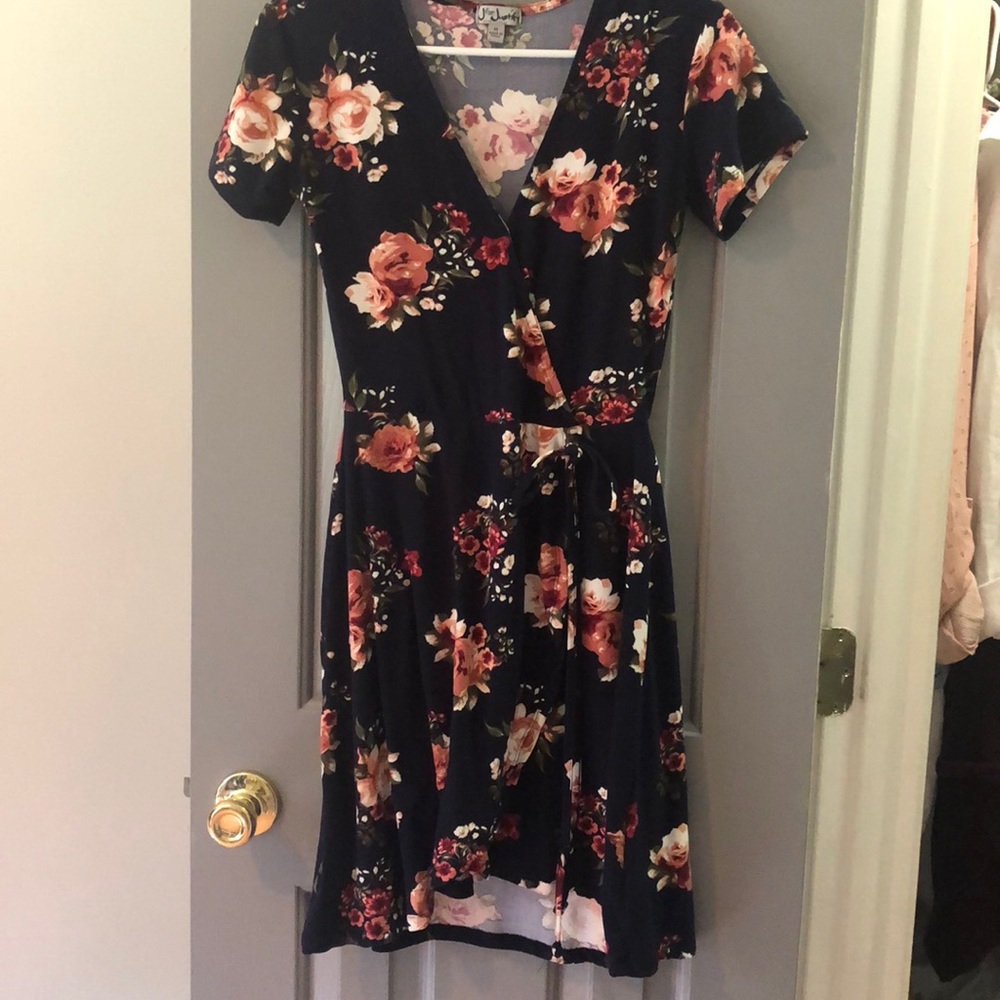 Bundle of women Dresses - Picture 8 of 13
